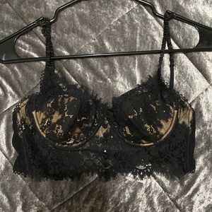 Black lacey bralette